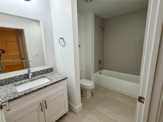 Photo - 2641 NW 24th Ct Unidad 203