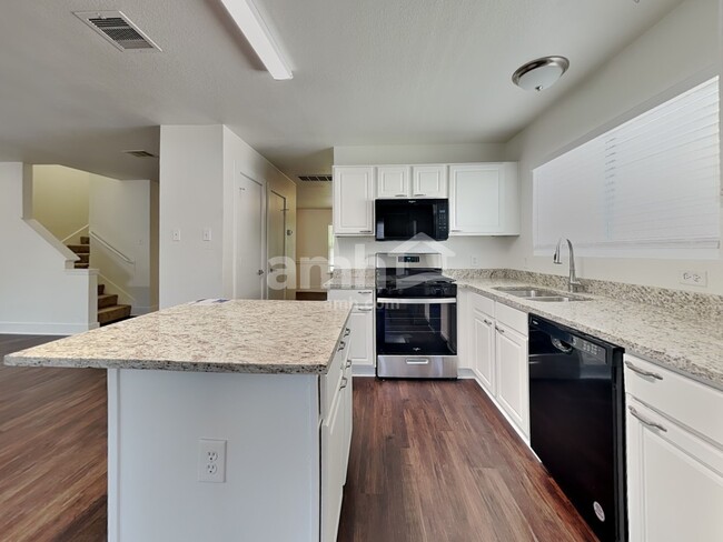 Photo - 26880 Haileys Mnr