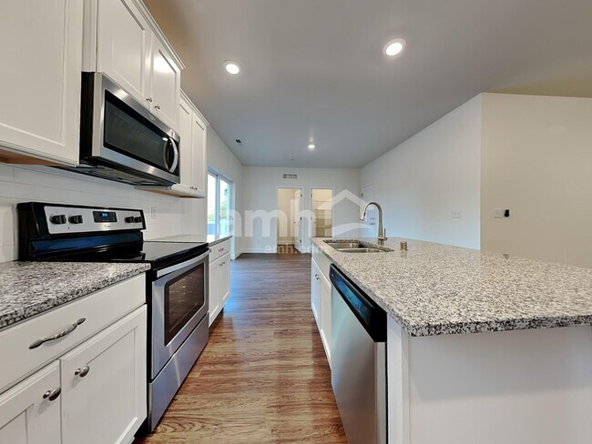 Photo - 13918 106th Ave E