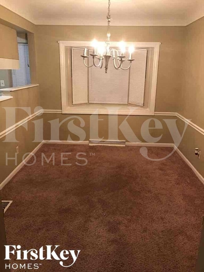 Photo - 1494 Clovernoll Dr