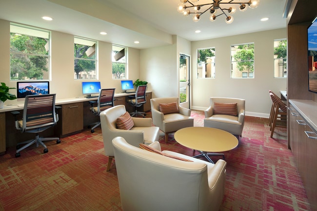 Sierra Vista Apartment Homes For Rent in Tustin, CA