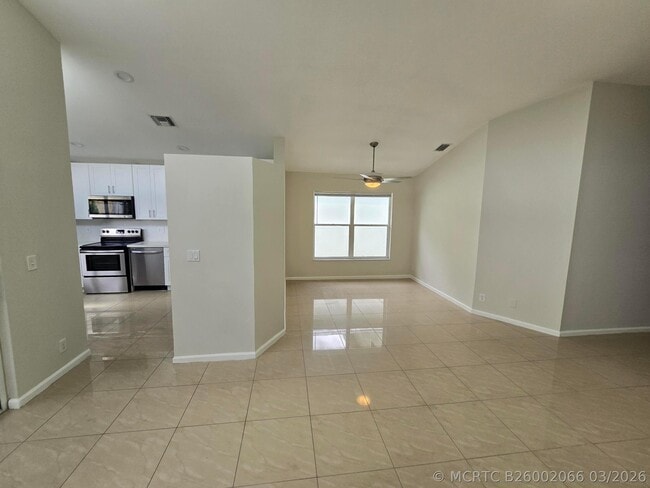 Photo - 1041 Fairfax Cir W