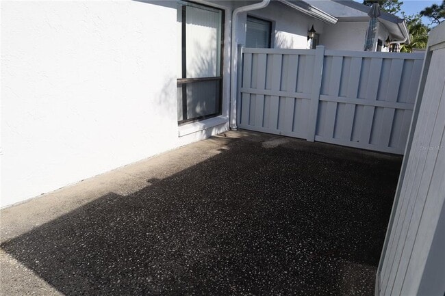 Photo - 1389 Pine Ridge Cir E