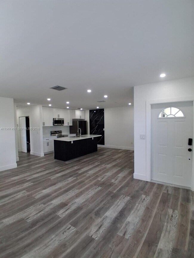 Photo - 2600 NW 108th St