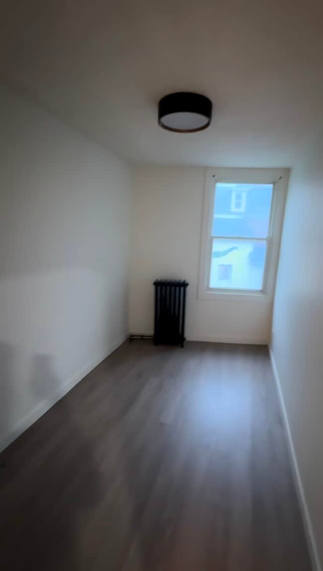 Building Photo - 151 Colborne St Unit 151.3