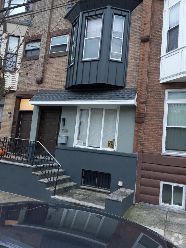 Building Photo - 1308 W Ritner St Unit 3rd Floor Rental
