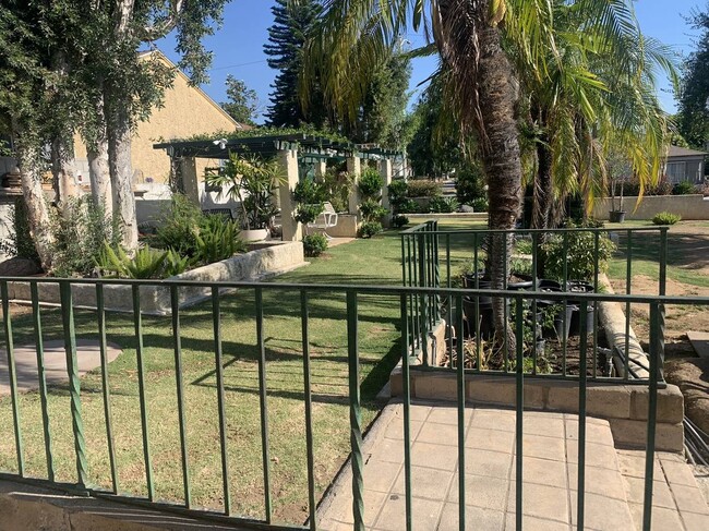 Photo - 8138 Blewett St