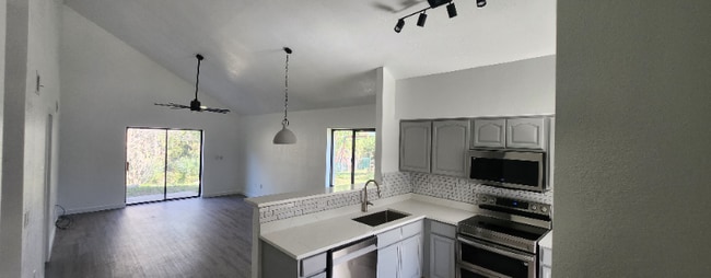 Photo - 33 Pony Express Dr Unit B