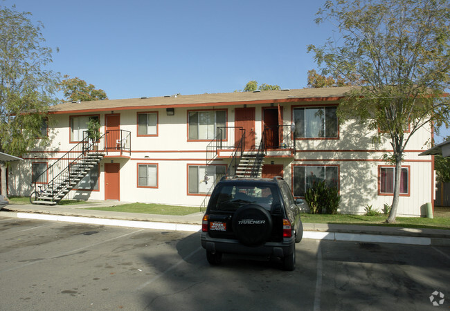 Photo - 2060 S Maple Ave Apartments