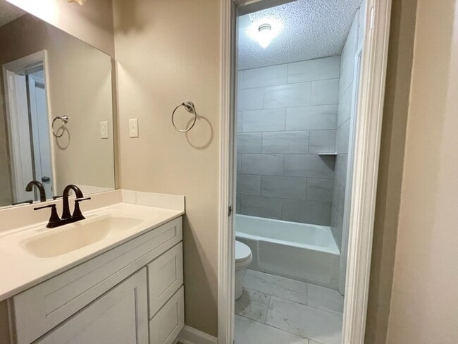 Photo - Alexander crossing