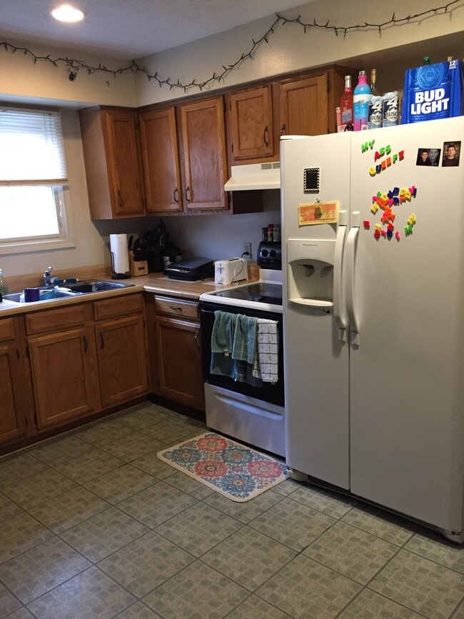 Building Photo - 500 S Depeyster St Rental