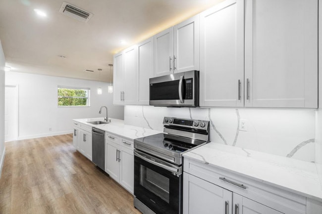 Photo - 434 SW 9th St