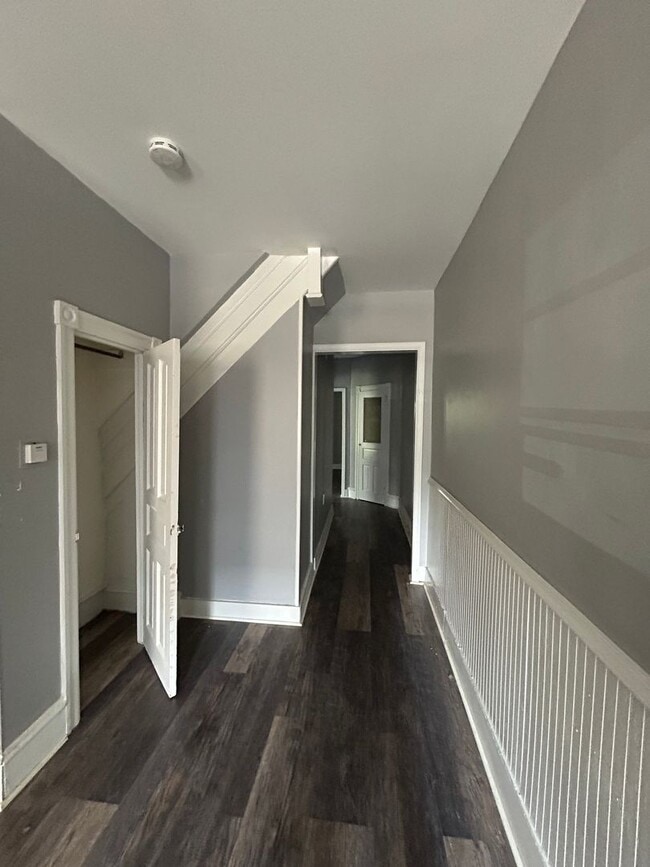 Photo - 5527 Ridge Ave Unit 1FL