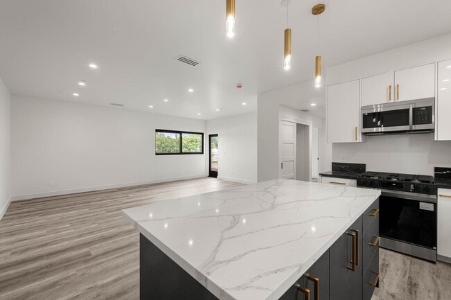 Photo - 1920 S Sherbourne Dr Unit 1