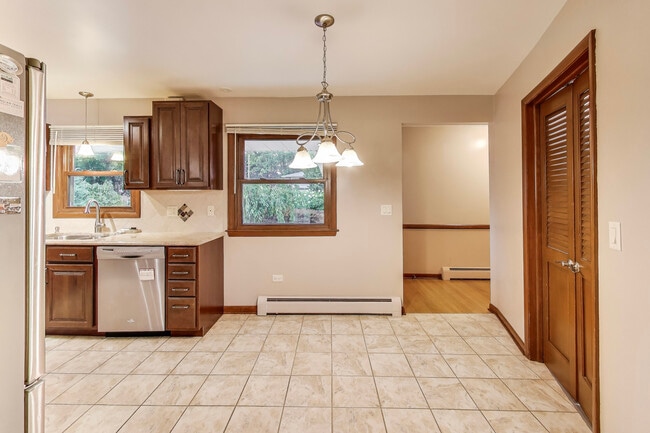 Photo - 933 Garden Ln