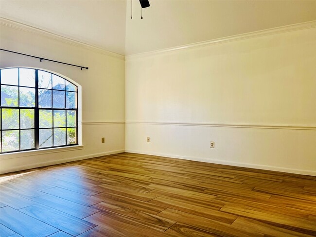 Photo - 14734 Charlmont Dr