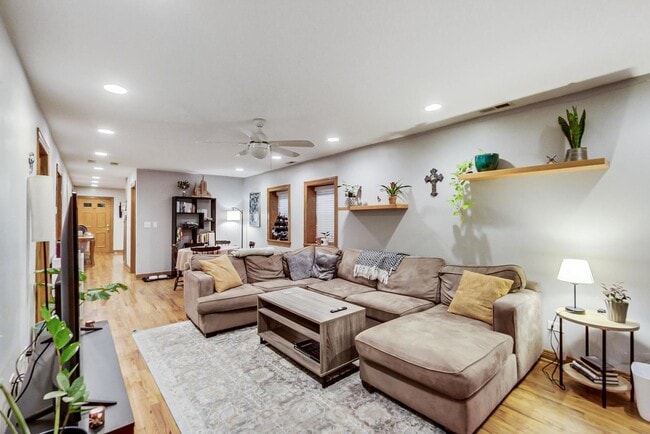 Photo - 2911 N Talman Ave Unit 1