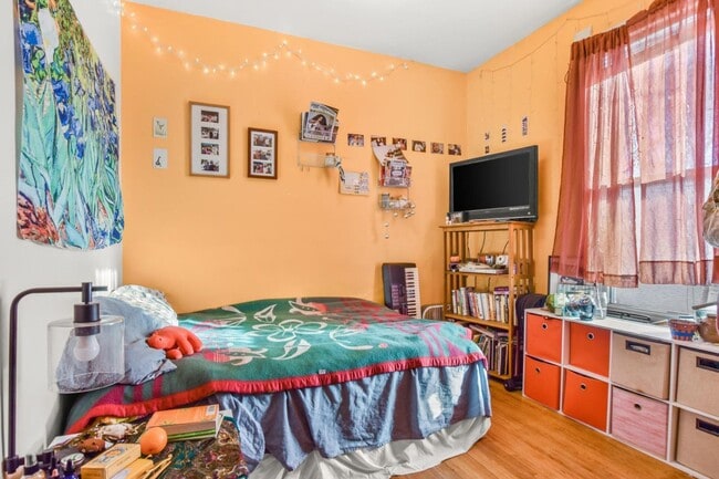 Photo - 57 Waubesa St Unit #1