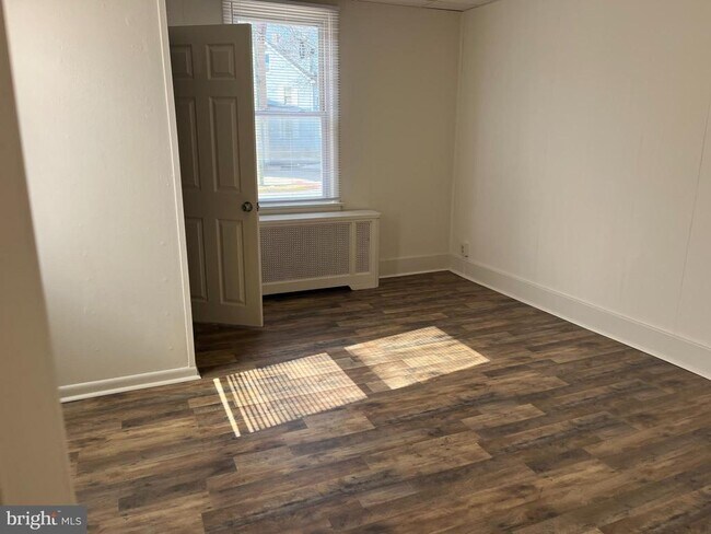 Photo - 218 S Broadway Unit #2