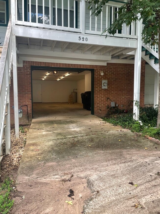 Photo - Huge 2/2.5 off Apalachee Parkway!