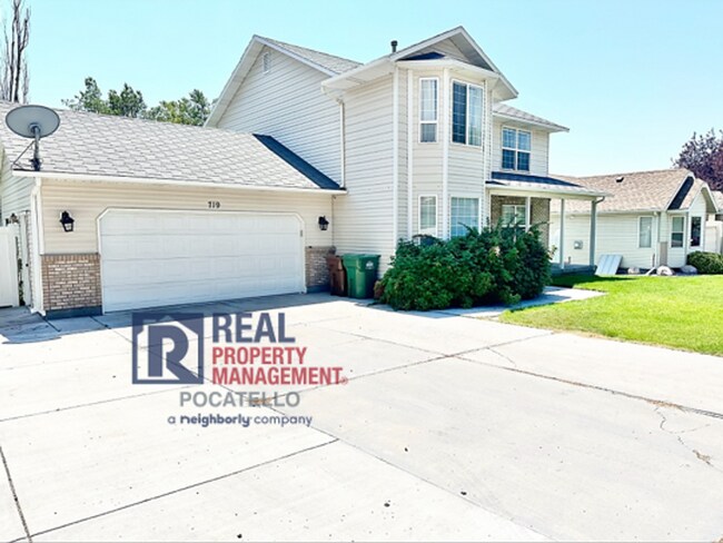 Photo - 5 Bedroom 3.5 Bath House - Pet Friendly