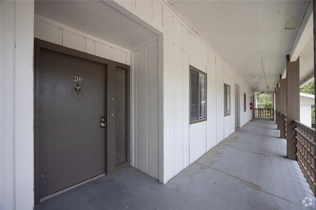 Building Photo - 6519 W Newberry Rd Unit 210 Rental