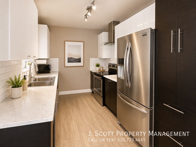 Building Photo - 102 W Maryland Ave Unit C1