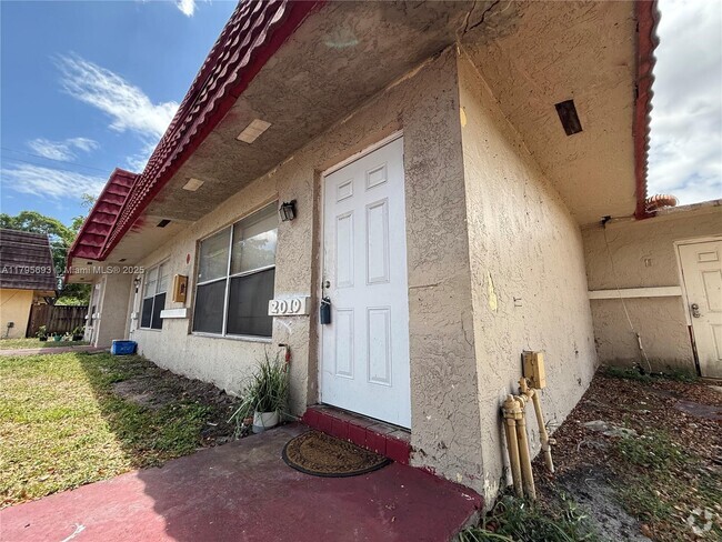 Building Photo - 2011 NW 59th Ave Unit 2019 Rental