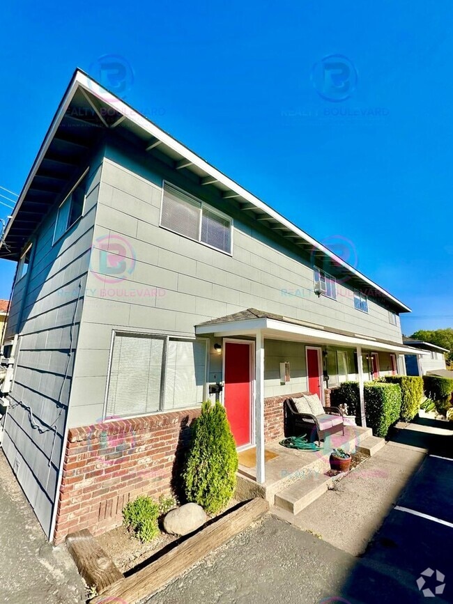 Building Photo - Delightful One-Bedroom + Office Near Idlew... Rental