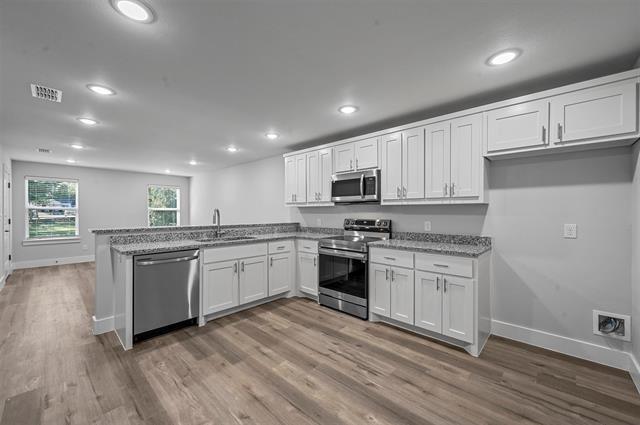 Photo - 522 E 5th St