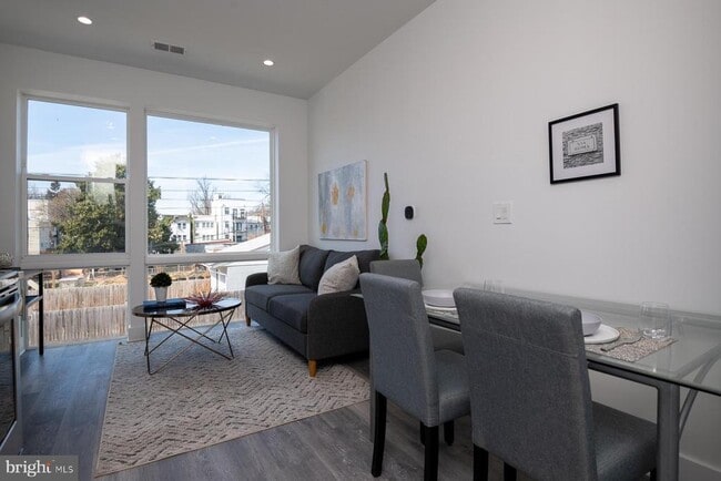 Photo - 818 Bladensburg Rd NE Unit 203