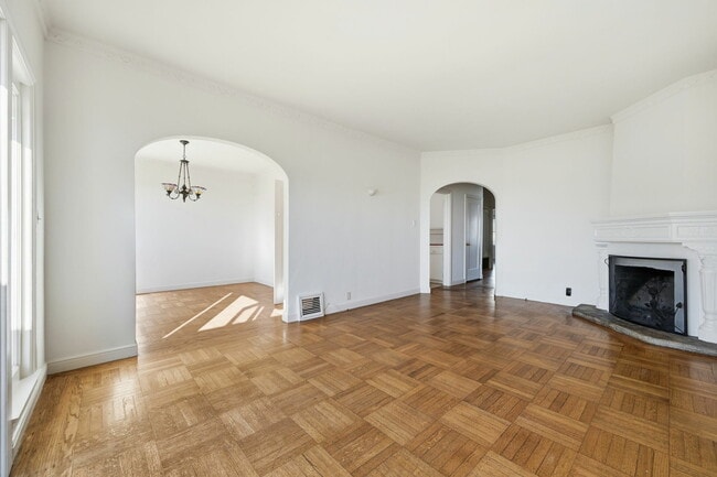 Photo - 685 47th Ave