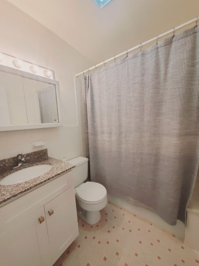 Photo - 27 Oak St Unit 11