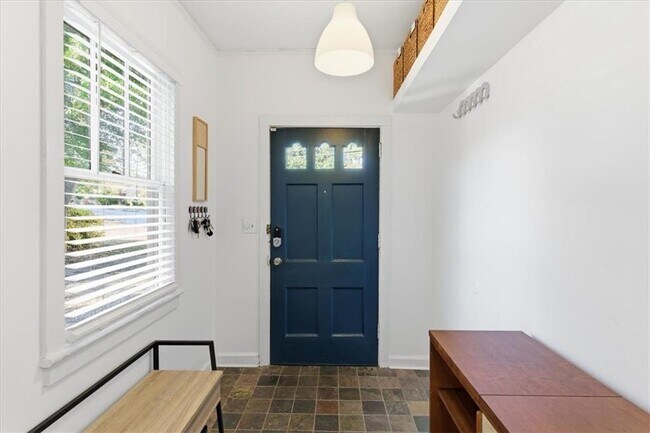 Photo - 693 Glenwood Ave SE