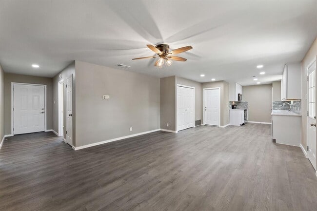 Photo - 1301 Barrington Dr