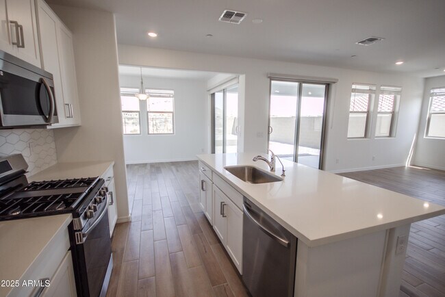 Photo - 21326 W Roanoke Ave