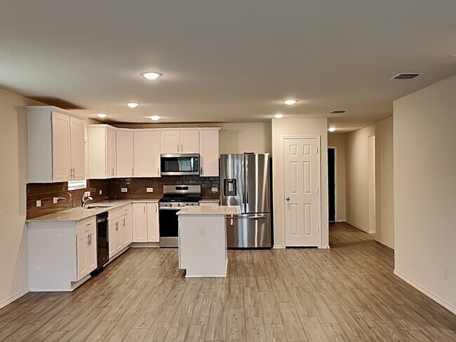 Photo - 16009 Rein Ave