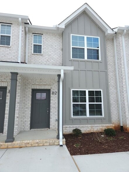 Building Photo - 719 Crestland Ave Unit B2