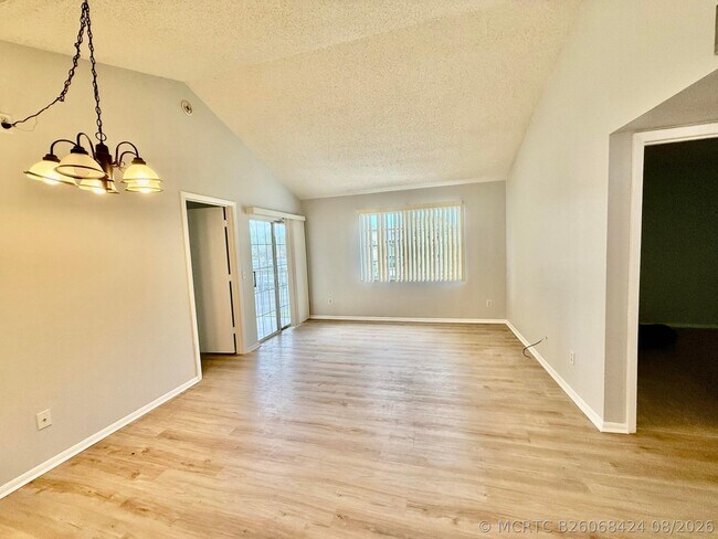Photo - 1673 SE Green Acres Cir Unit NN204