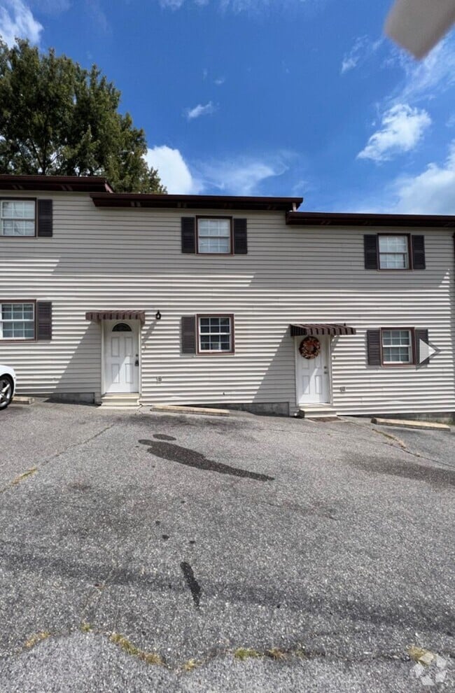 Building Photo - Hillbilly Private Drive Unit #3 Rental
