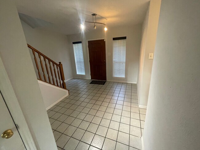Photo - 62 Plum Ct