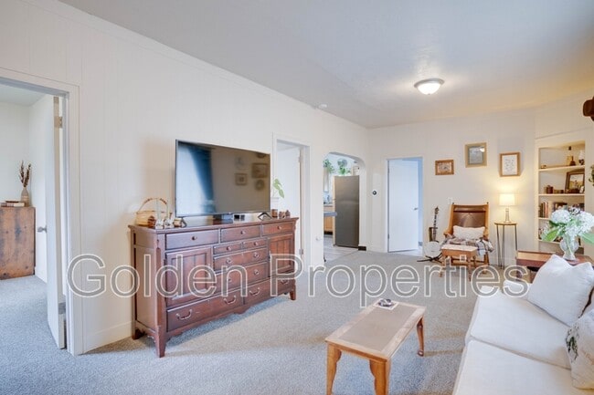Photo - 944 N 7th St