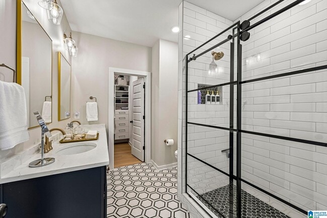 Photo - 1199 Windsor Sq