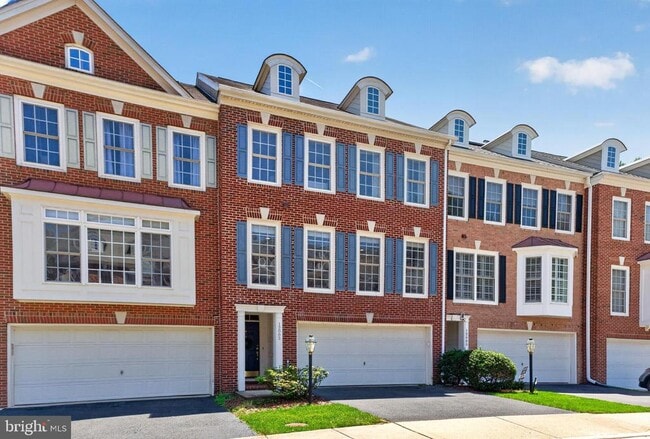 Building Photo - 12003 Mill Rock Dr