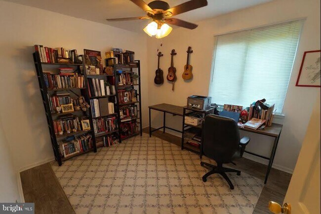 Photo - 407 Harrier Row