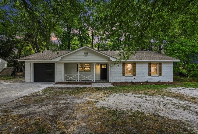 Building Photo - 100 English Rd