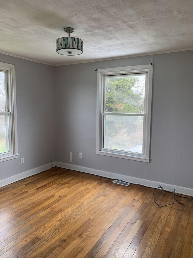 Building Photo - 5008 Schubert Road Rental