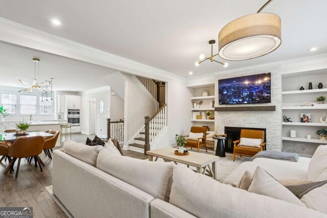 Photo - 1368 Live Oak Ln