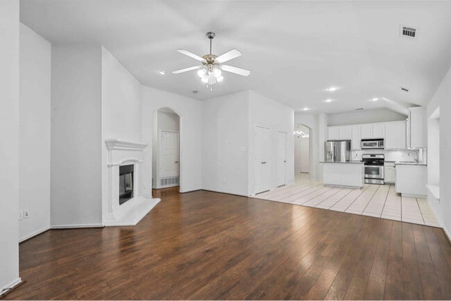 Photo - 5021 Meyers Ln