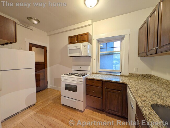 Photo - 5 Linnaean St Unidad #5